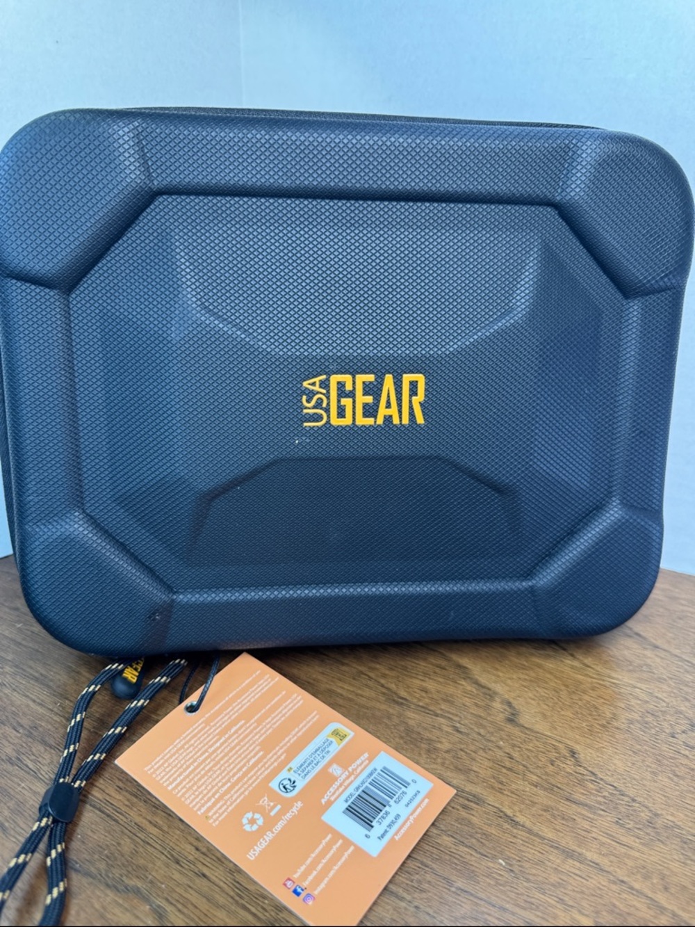 NWT USA Gear XL Semi-Hard Shell Dart Protective Case for 15 Darts Tips, Flights